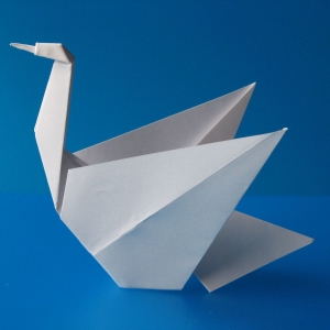 Foto, wie man einen Papierschwan macht