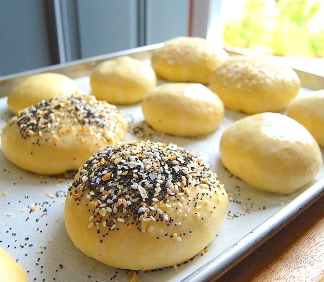 How to cook dough for buns?