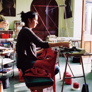 Photo Comment tricoter sur une machine à tricoter