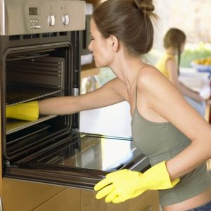 Como lavar o forno