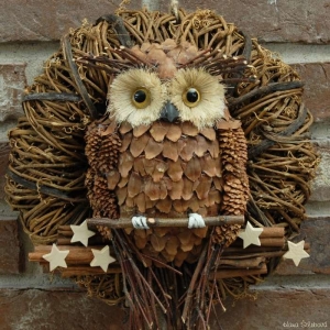 How to make owls from pine cones