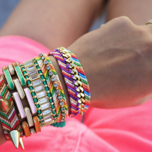 Stock Foto Bead bracelets for beginners
