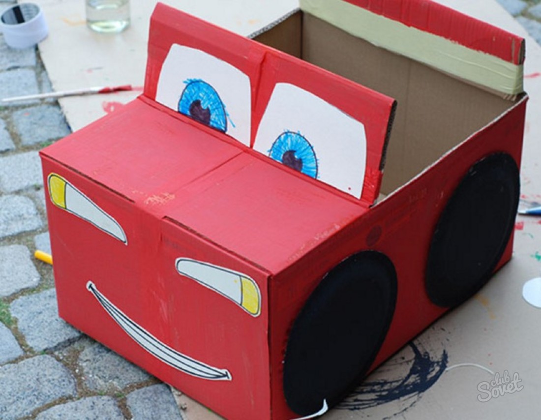 Изделия из коробок. Машина из картона. Машина из коробок. Машина из картонной коробки для ребенка. Машина из картона для детей.