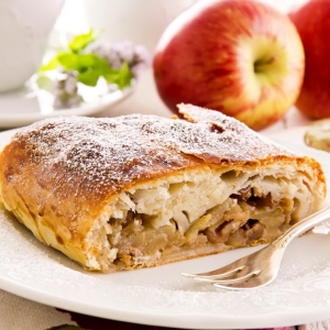 How to cook apples strudel