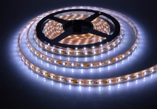 Πώς να συνδέσετε μια ταινία LED