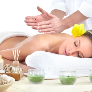 Photo Quelle huile est utilisée pour le massage