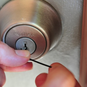 Фото Как да отворите ключалка без ключ