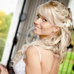 What to make a hairstyle for a wedding