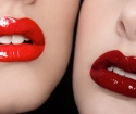 Wie man Lippen rote Lippenstift malen