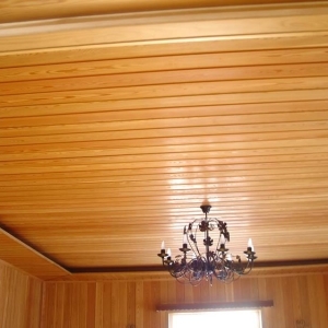 O que bainha o teto de madeira