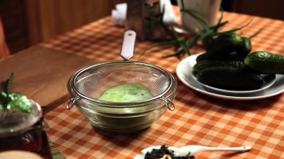 Nasıl evde bir salatalık losyonu yapmak için?