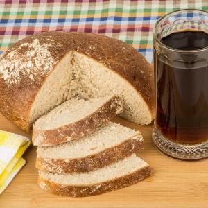 Fotó Hogyan készítsünk kvasszát az otthoni kenyérből élesztő nélkül?