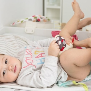 Fotoğraf Bebeklerde dışkı nasıl monte edilir?