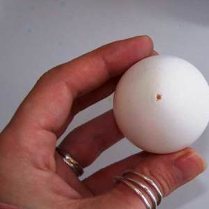 Foto hur man blåser ett ägg