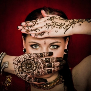 Foto come fare un tatuaggio all'hennè
