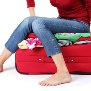 Photo How to compactly fold things in a suitcase