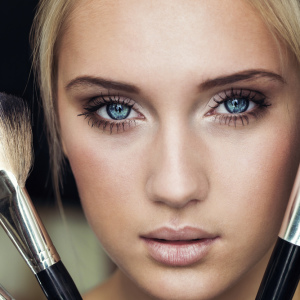 Stock Foto Makeup för ögon med hängande ålder