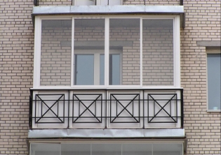 Wie der Balkons Verglasung