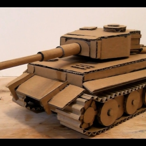 Photo How to make a tank from cardboard?