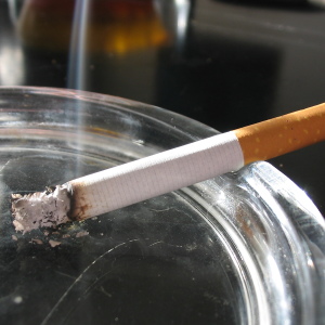 Jak se zbavit vůně tabáku
