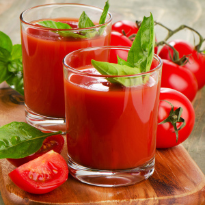Uyda pomidor sharbatini qanday pishirish kerak
