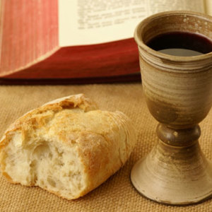 What makes a Maundy Thursday