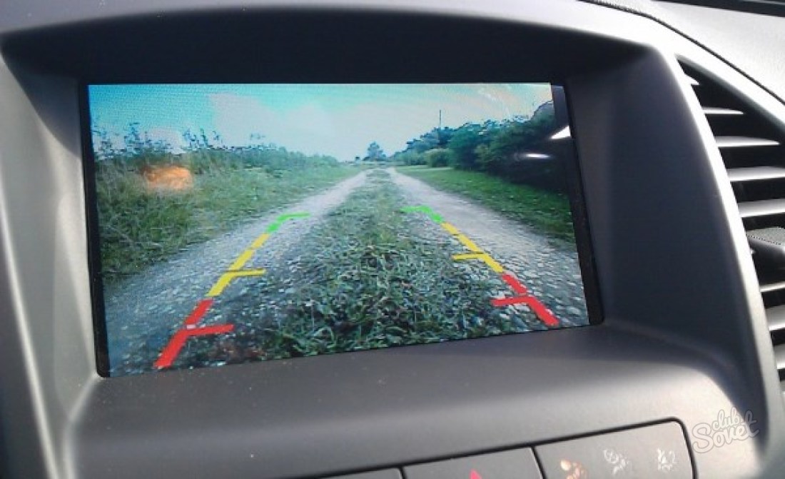 Jak nainstalovat zadní zobrazení kamery v autě