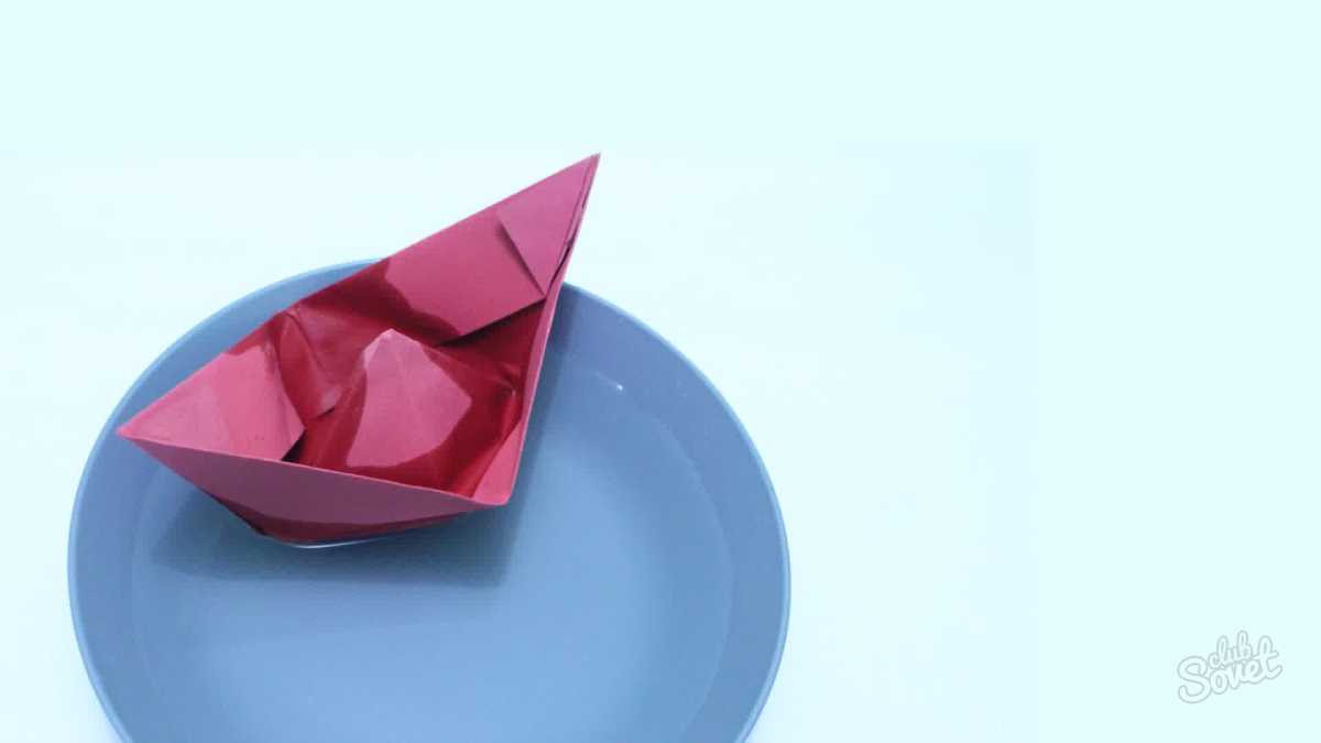 كيفية صنع قارب من الورق