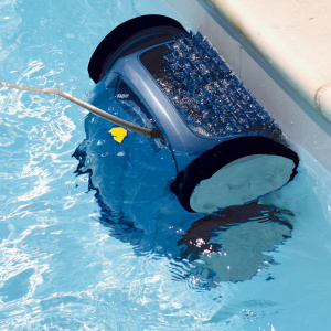 Vacuum cleaner for the pool - how to choose