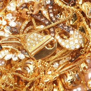 What dreams of gold jewelry