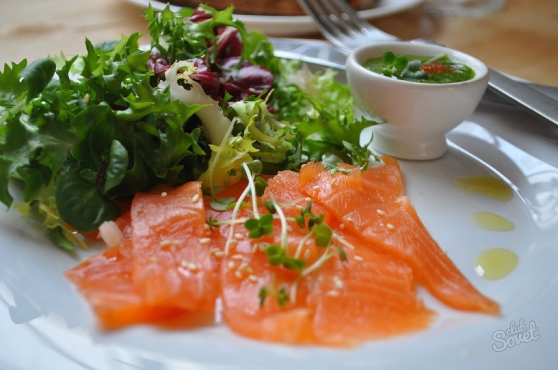 Come salutare il salmone a casa gustoso?