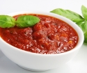 Como a pasta de tomate torna o molho de tomate?