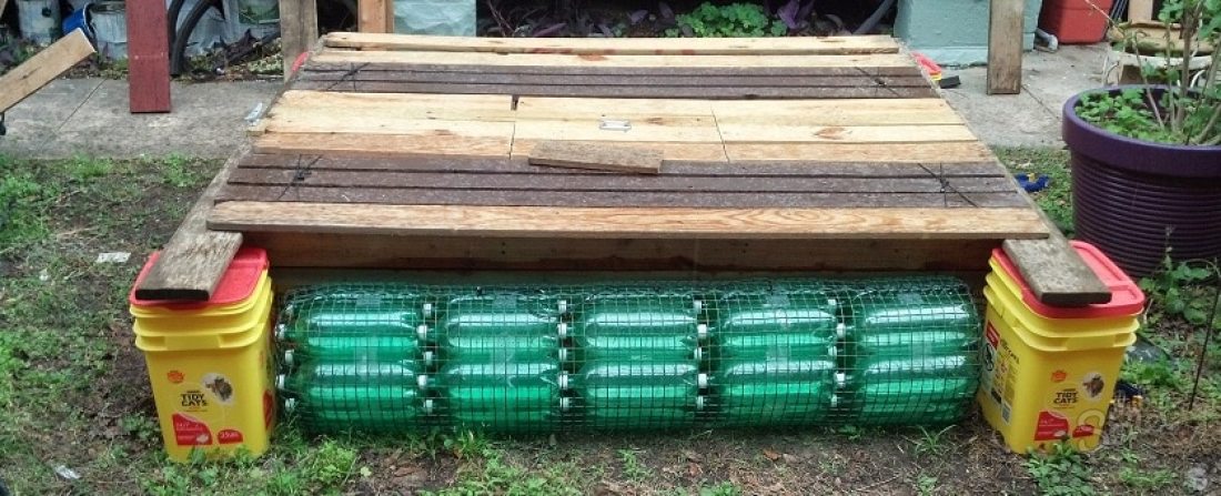 How to make a raft from bottles?