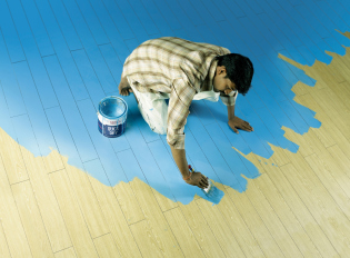 Hur målar man golvet?