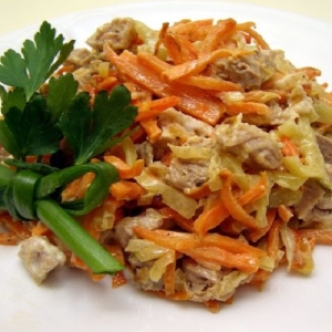 Фото вкусный салат Обжорка - классический рецепт
