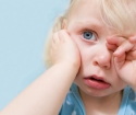 Что делать, если у ребёнка болит ухо