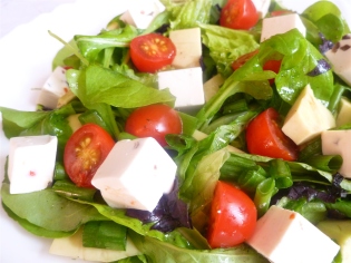 How to cook salad with feta cheese