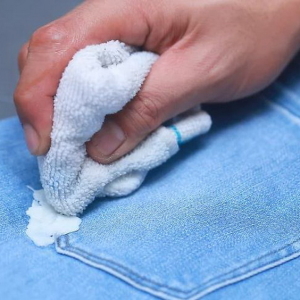 Фото как убрать жвачку с брюк