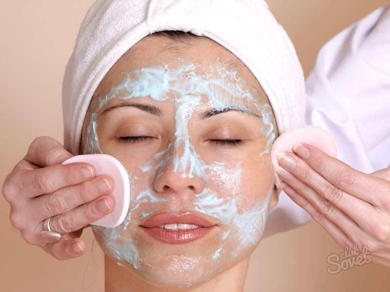 كيفية تنظيف وجهك من بقع الصباغ
