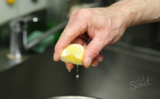 Sadnúť citrónovou šťavou