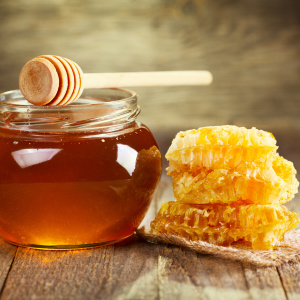 Photo How to make honey bees
