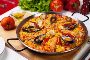 Paella dengan makanan laut - resep
